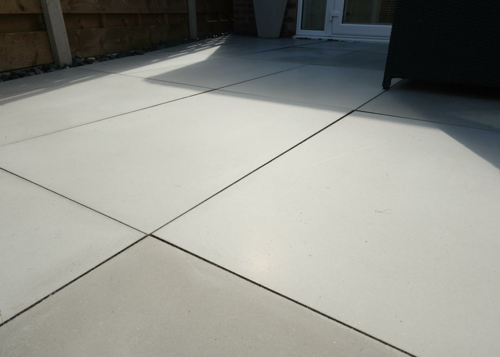 Kandla Grey Sawn Honed Patio Indian Stone - 18.36m Smooth (34 pieces)